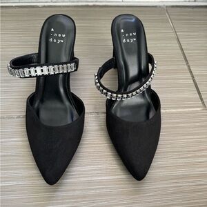 Black suede and rhinestones small heel shoes